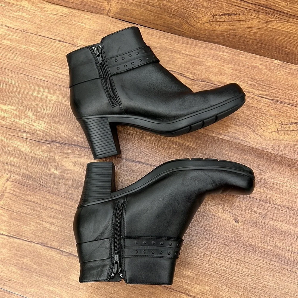 Clarks Bendables Dream Belle Women's Ankle Booties Boots Sz 7.5 Leather boots